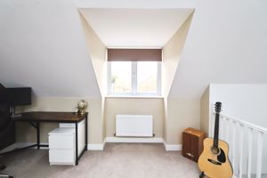 RUBENS CLOSE- click for photo gallery